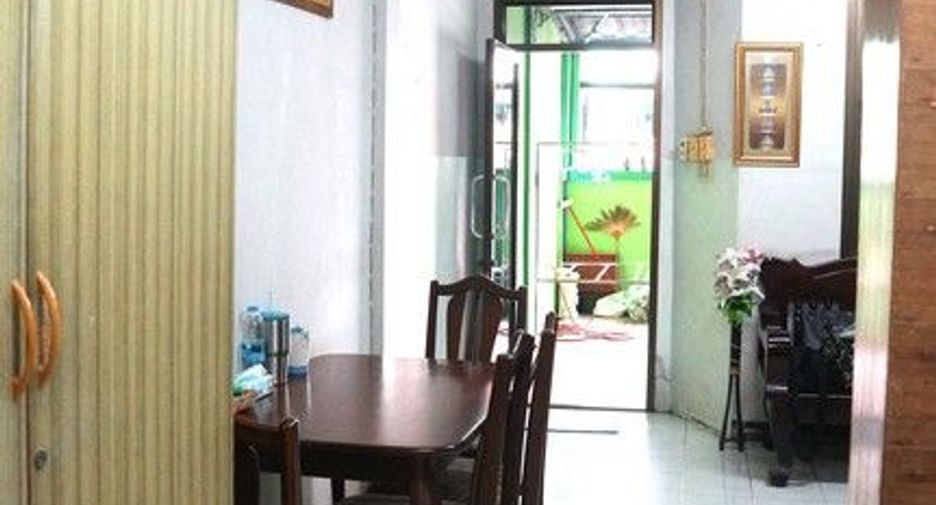 Продажа 3 спальни таунхаус в Krathum Baen, Самутсакхон