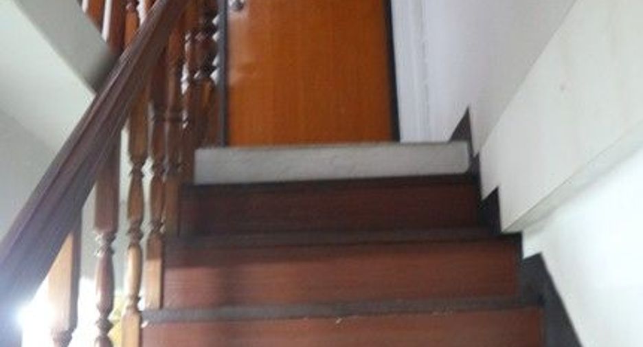 Продажа 3 спальни таунхаус в Krathum Baen, Самутсакхон