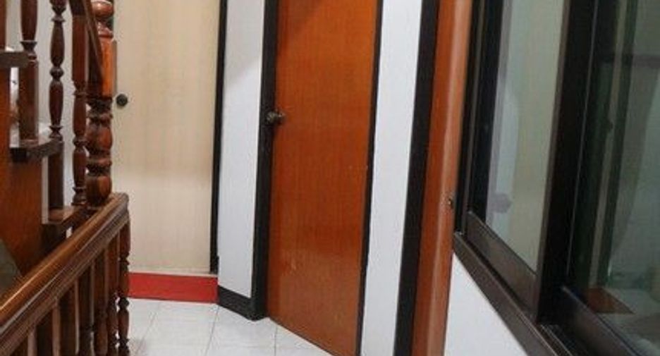 Продажа 3 спальни таунхаус в Krathum Baen, Самутсакхон