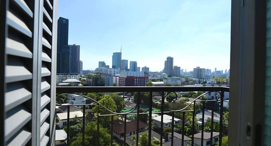 For rent and for sale 1 bed condo in Khlong Toei, Bangkok