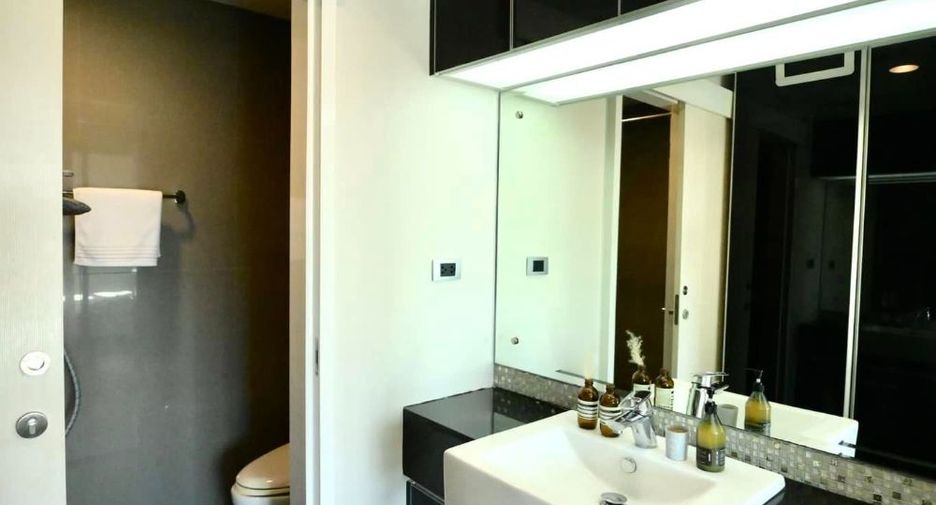 For rent and for sale 1 bed condo in Khlong Toei, Bangkok