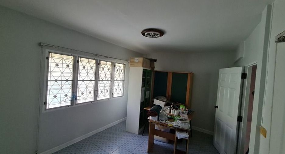 For sale 3 bedrooms townhouse in Bueng Kum, Bangkok
