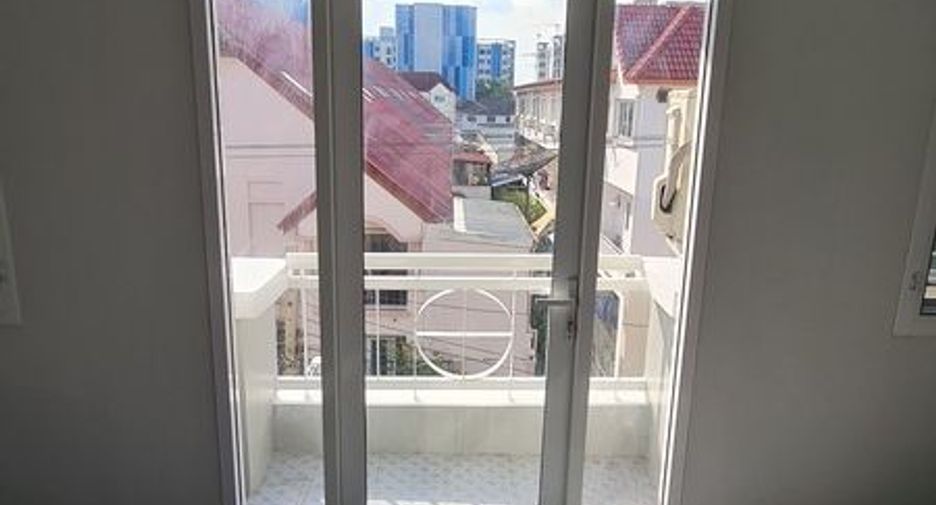 For sale 3 bedrooms townhouse in Bueng Kum, Bangkok
