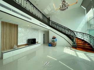 À louer 4 chambres appartement à Watthana, Bangkok