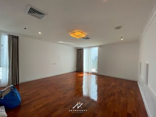 À louer 4 chambres appartement à Watthana, Bangkok