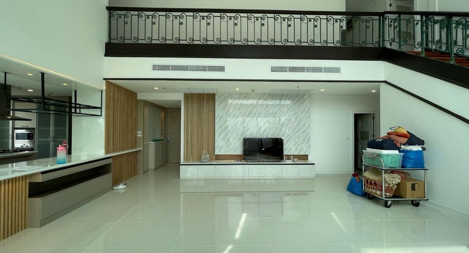 À louer 4 chambres appartement à Watthana, Bangkok