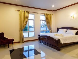 出售 33 卧室 别墅 在 Cha-Am, Phetchaburi