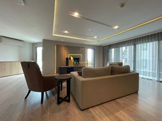 For rent 3 bedrooms serviced apartment in Watthana, Bangkok