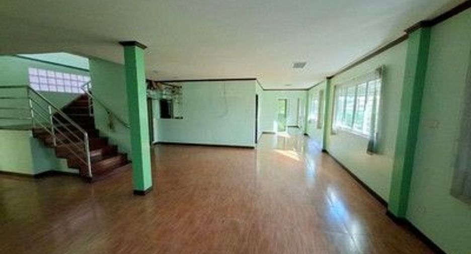 For sale retail Space in Phanat Nikhom, Chonburi