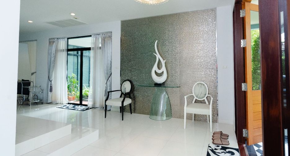 À vendre 4 chambres maison à Saphan Sung, Bangkok