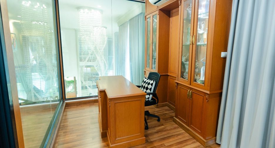 À vendre 4 chambres maison à Saphan Sung, Bangkok