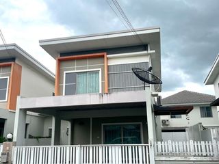 出租 公寓 独立屋 在 Si Racha, Chon Buri