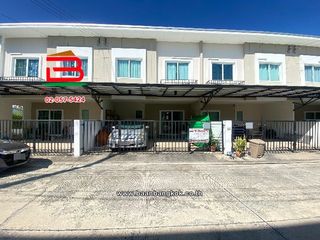 For sale 4 Beds townhouse in Lam Luk Ka, Pathum Thani