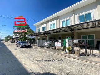 For sale 4 Beds townhouse in Lam Luk Ka, Pathum Thani