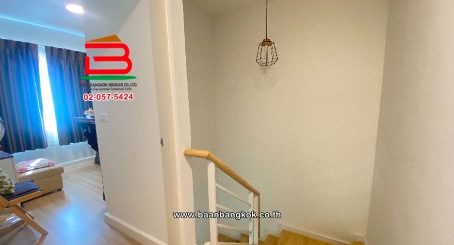 Casa adosada en venta de 4 habitaciones en Lam Luk Ka, Pathum Thani
