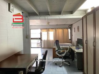 For sale 2 ベッドルーム townhouse in Chatuchak, Bangkok