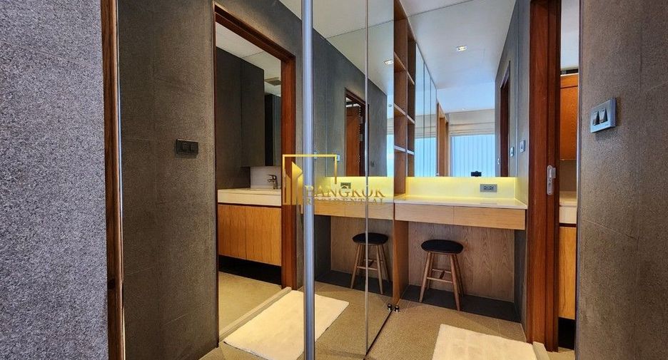 For rent 2 bedrooms apartment in Watthana, Bangkok