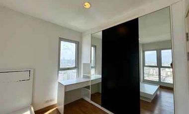 For sale 1 bed condo in Huai Khwang, Bangkok