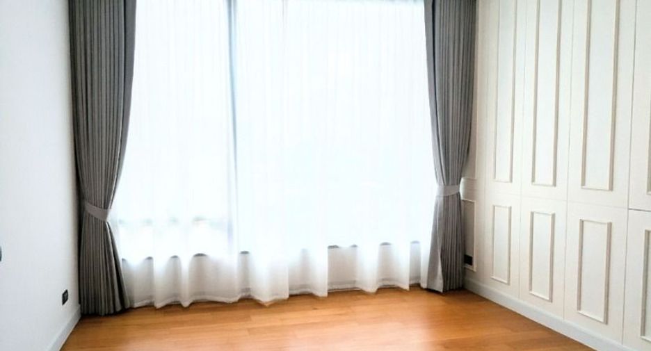 For sale 3 Beds condo in Pathum Wan, Bangkok