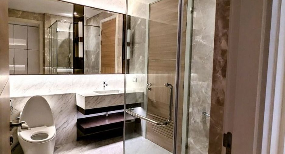 For sale 3 Beds condo in Pathum Wan, Bangkok