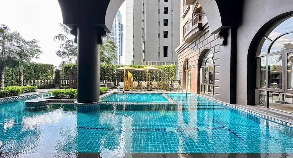 For rent 1 bed serviced apartment in Phra Khanong, Bangkok