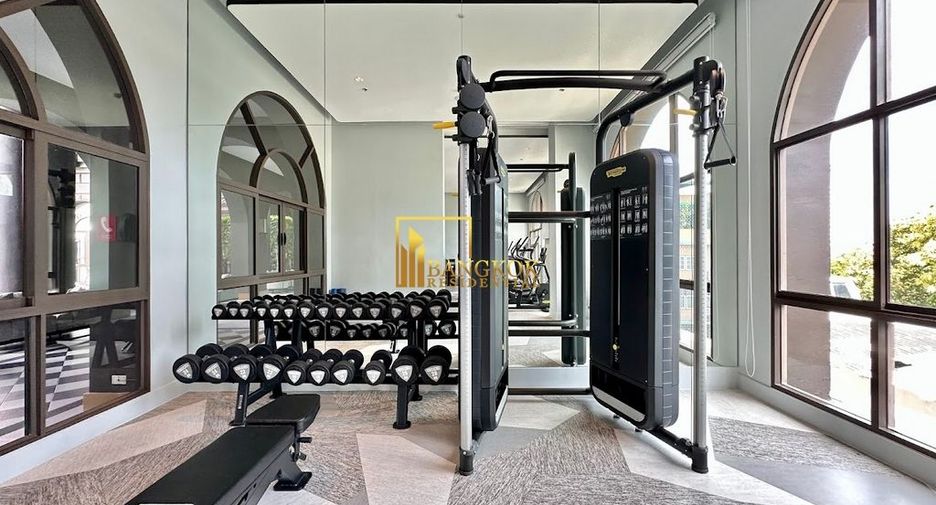 For rent 1 bed serviced apartment in Phra Khanong, Bangkok