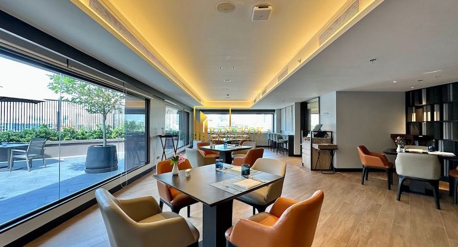 Apartamento con servicios en alquiler de 1 habitaciones en Khlong Toei, Bangkok