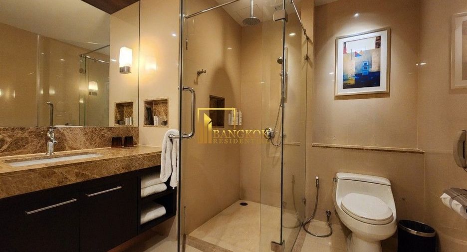 Apartamento con servicios en alquiler de 1 habitaciones en Khlong Toei, Bangkok