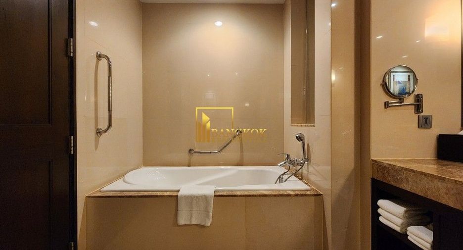 Apartamento con servicios en alquiler de 1 habitaciones en Khlong Toei, Bangkok