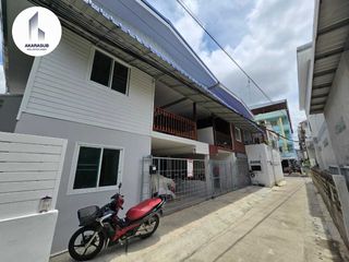 For sale 2 bed townhouse in Mueang Phitsanulok, Phitsanulok