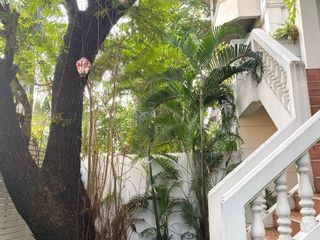 For rent 4 bedrooms house in Khlong Toei, Bangkok