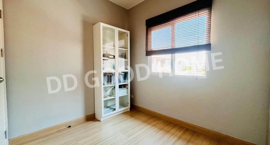 For sale 3 ベッドルーム townhouse in Mueang Samut Prakan, Samut Prakan