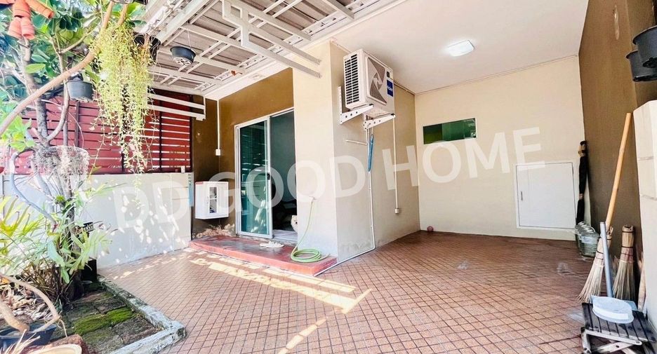 For sale 3 ベッドルーム townhouse in Mueang Samut Prakan, Samut Prakan