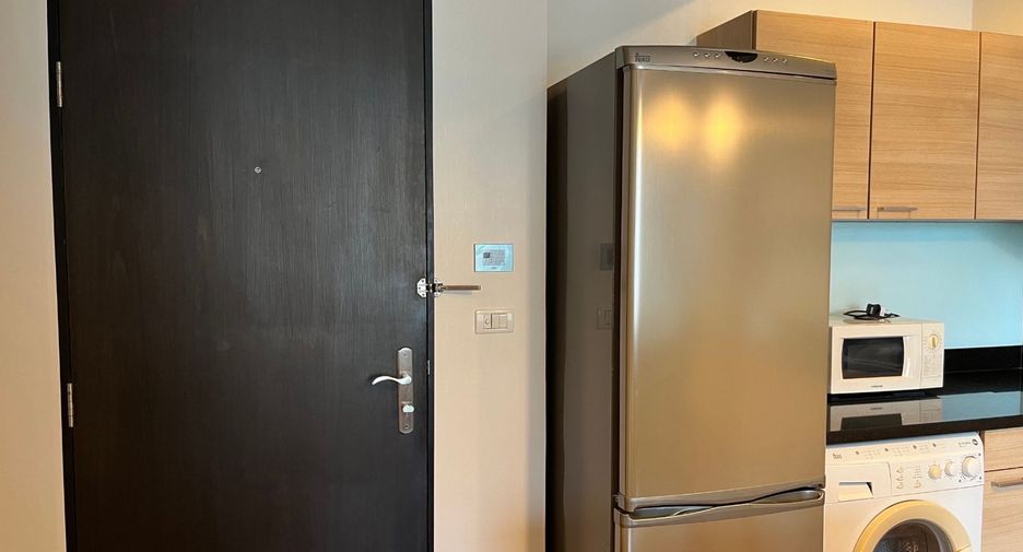 Wohnung zur Miete mit 1 Zimmer in Pathum Wan, Bangkok