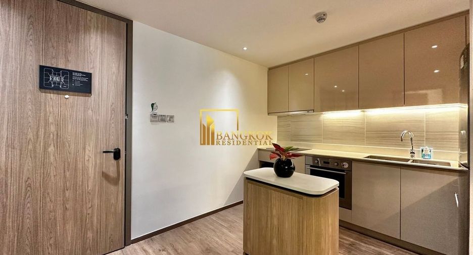 À louer 2 chambres appartement avec services à Sathon, Bangkok