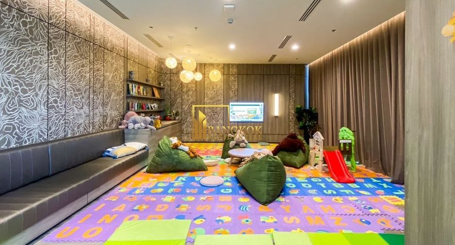 À louer 2 chambres appartement avec services à Sathon, Bangkok