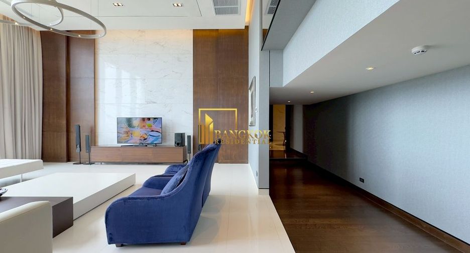 For rent 3 ベッドルーム serviced apartment in Khlong Toei, Bangkok
