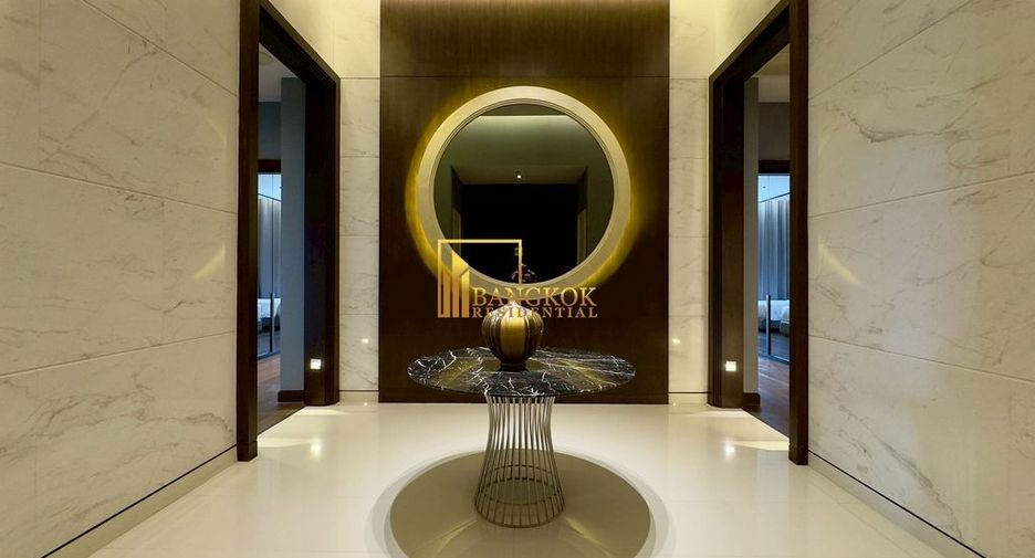 For rent 3 ベッドルーム serviced apartment in Khlong Toei, Bangkok