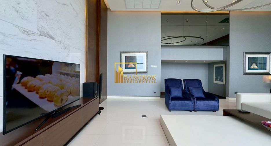 For rent 3 ベッドルーム serviced apartment in Khlong Toei, Bangkok