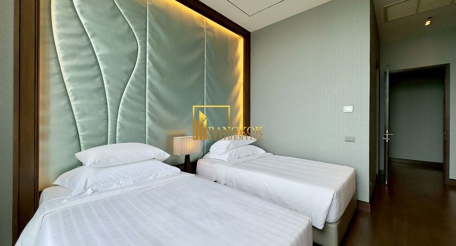 For rent 3 ベッドルーム serviced apartment in Khlong Toei, Bangkok