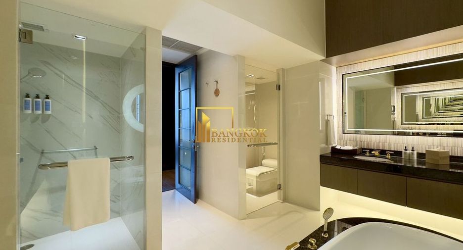 For rent 3 ベッドルーム serviced apartment in Khlong Toei, Bangkok