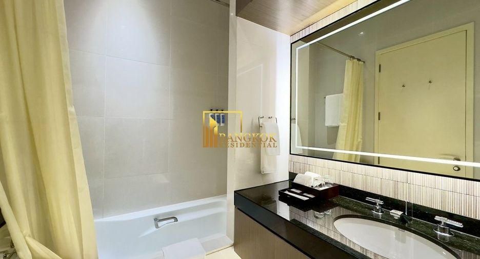 For rent 3 ベッドルーム serviced apartment in Khlong Toei, Bangkok