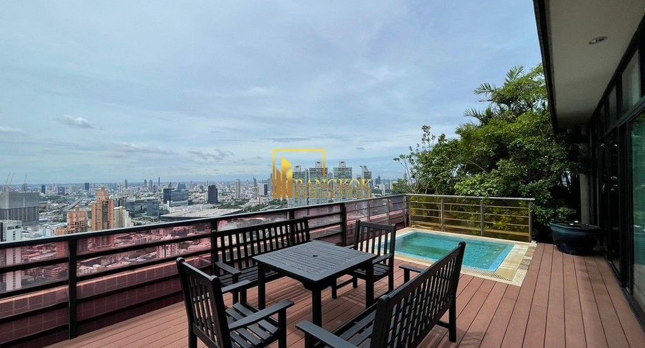 For rent 3 ベッドルーム serviced apartment in Khlong Toei, Bangkok