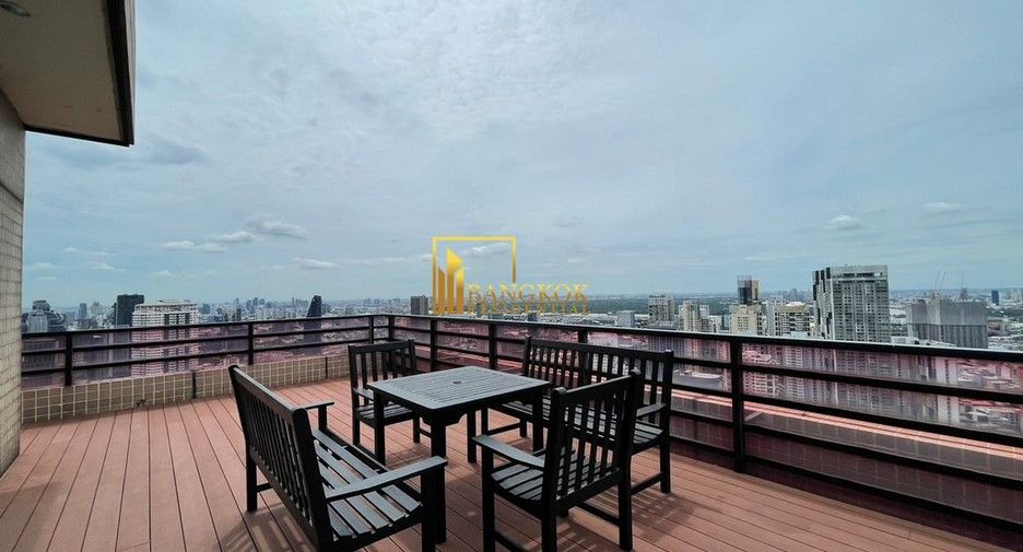 For rent 3 ベッドルーム serviced apartment in Khlong Toei, Bangkok