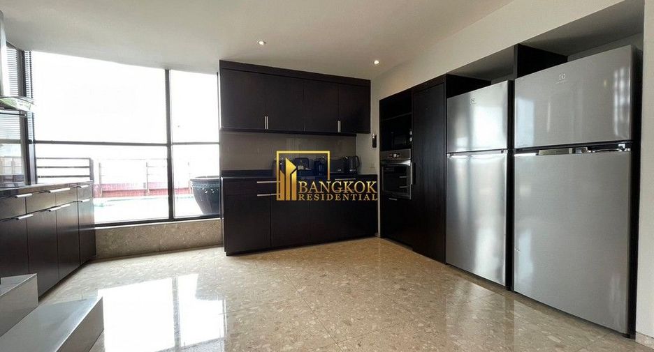 For rent 3 ベッドルーム serviced apartment in Khlong Toei, Bangkok