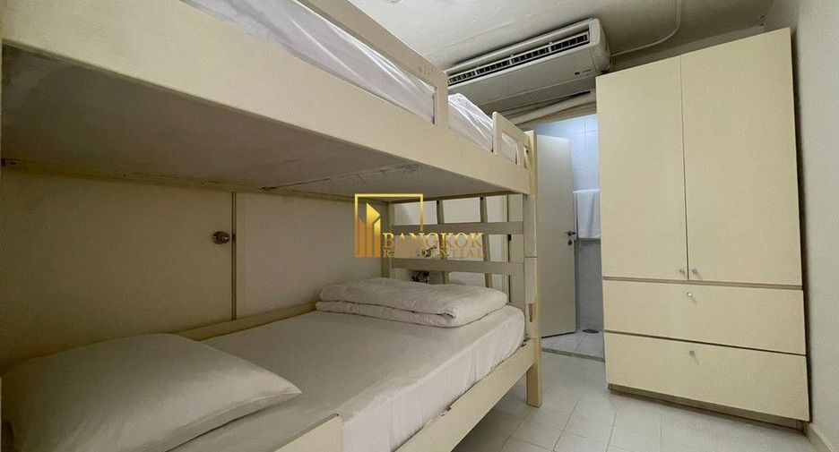 For rent 3 ベッドルーム serviced apartment in Khlong Toei, Bangkok