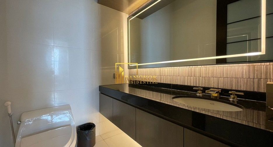 For rent 3 ベッドルーム serviced apartment in Khlong Toei, Bangkok