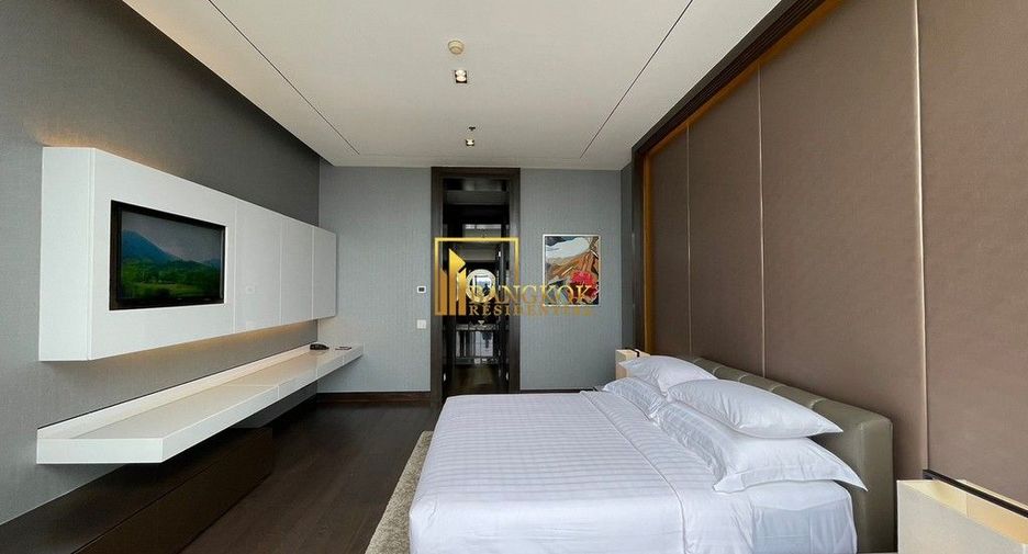 For rent 3 ベッドルーム serviced apartment in Khlong Toei, Bangkok