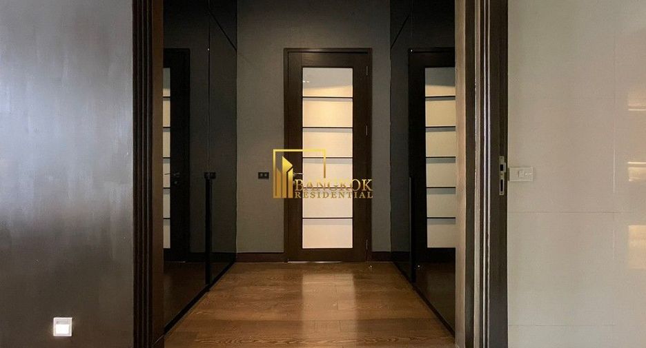 For rent 3 ベッドルーム serviced apartment in Khlong Toei, Bangkok