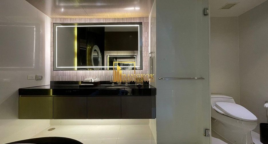 For rent 3 ベッドルーム serviced apartment in Khlong Toei, Bangkok